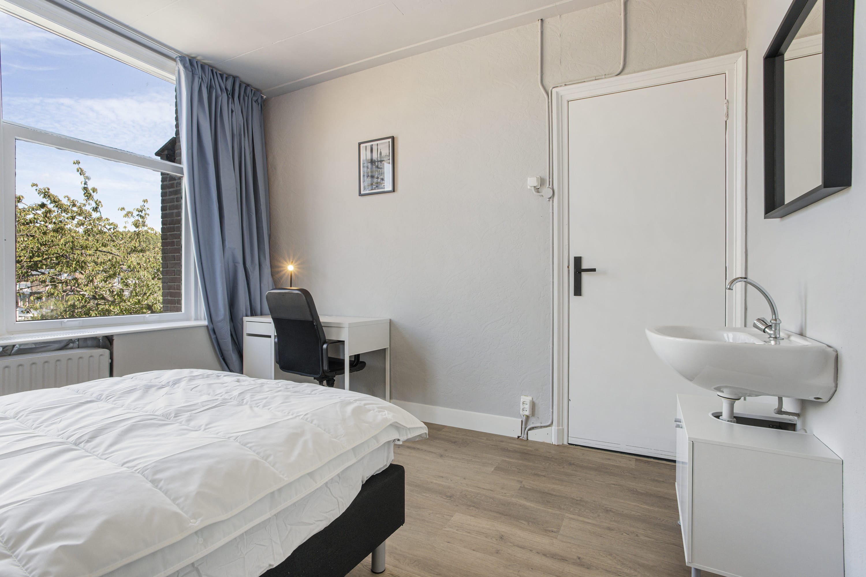 Photo Room rental property for sale in Delft (Near The Hague)